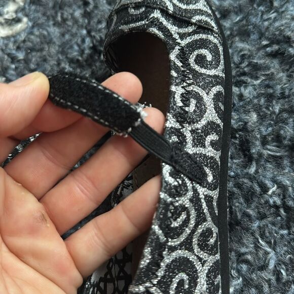 Toms Toddler Shoes - Picture 8 of 8